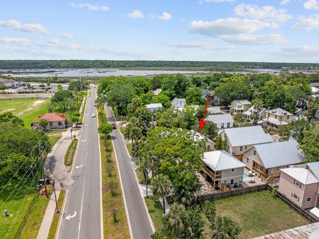 Building Photo - 30 W Castillo Dr