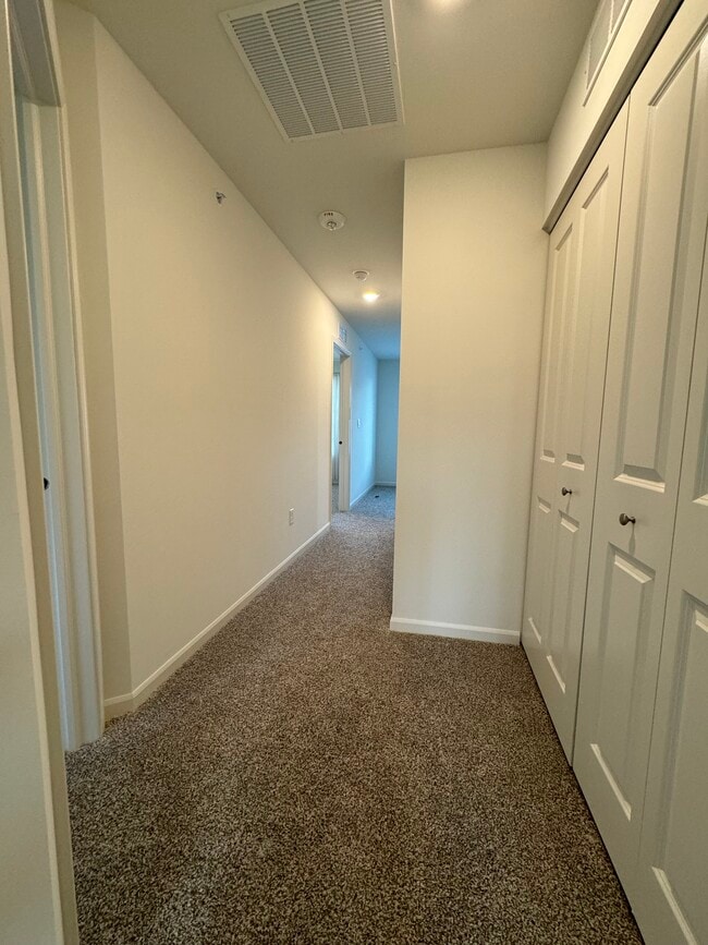 Building Photo - 3820 Bissel Dr