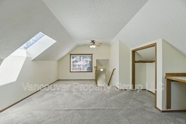 Building Photo - 10711 NE 31st Ave