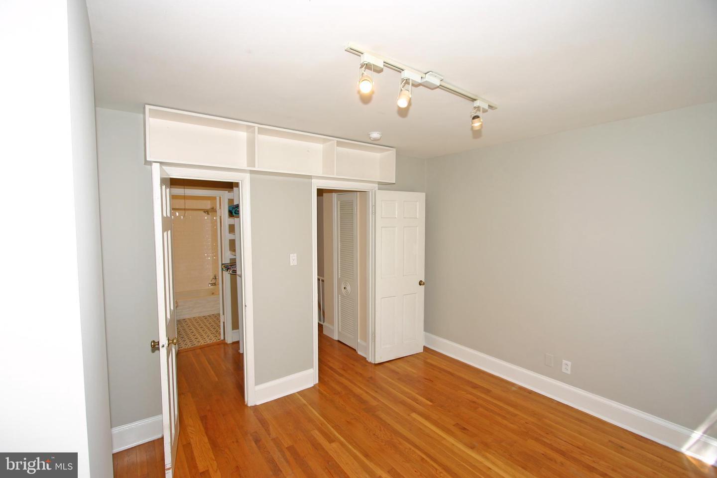 Building Photo - 311 9th St SE