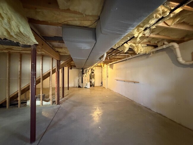 Building Photo - 8 Normandy Way