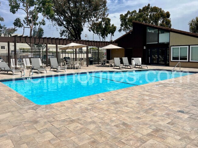 Building Photo - 3456 Castle Glen Dr