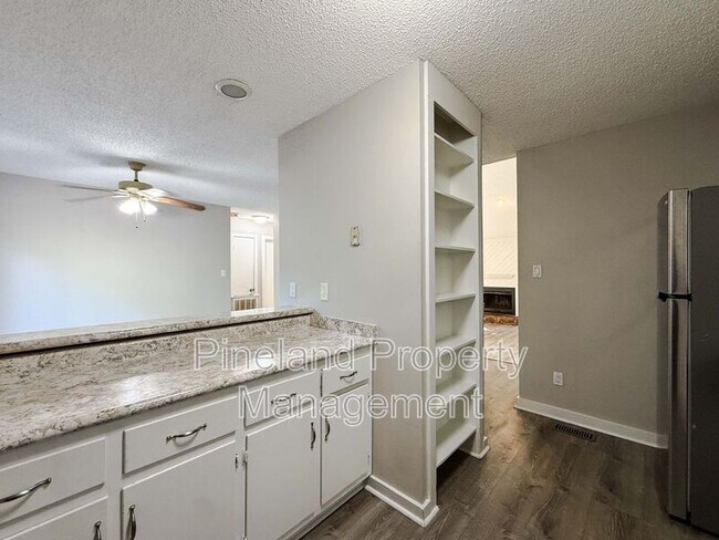 Building Photo - 321 Watergap Dr