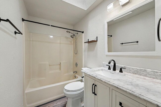 Building Photo - 9123 Wendy Dr SE