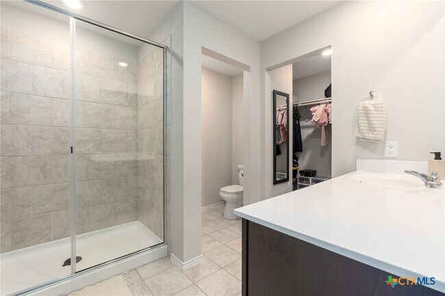 Building Photo - 5105 Natalia Rd