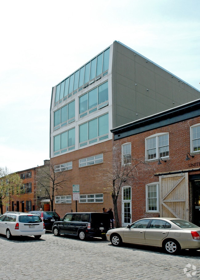 Building Photo - Lancaster Square