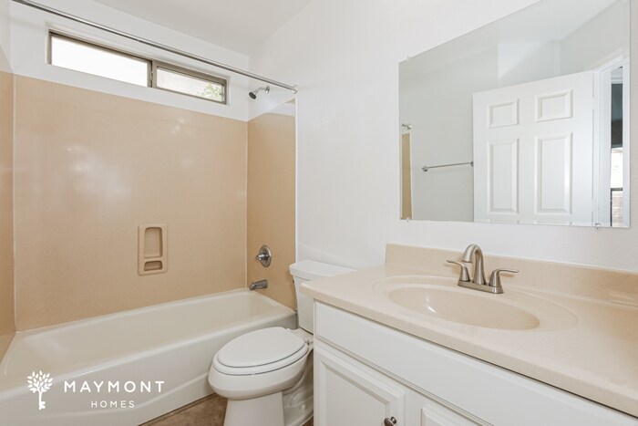 Building Photo - 882 E Taylor Trail