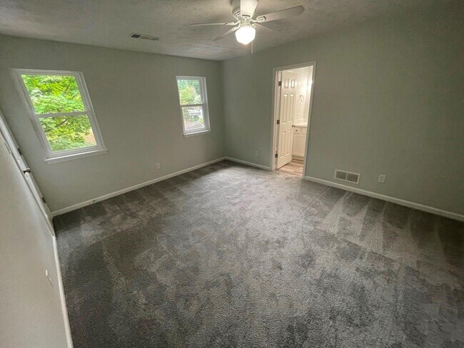 Building Photo - 2260 Newport Landing