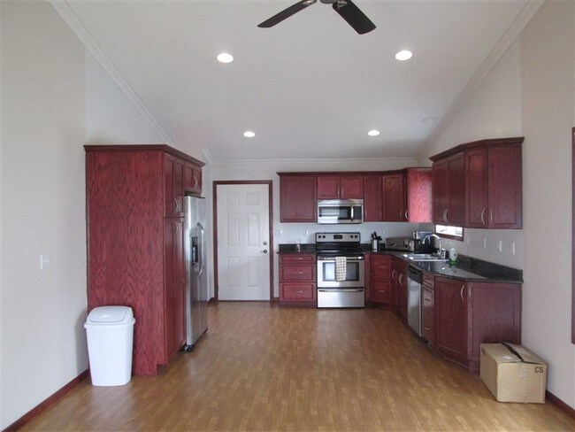 Building Photo - 3 br, 2 bath Townhome - 1621 Park Drive SE