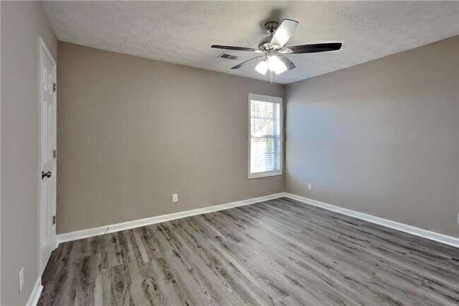 Building Photo - 41 Ludwick Ln