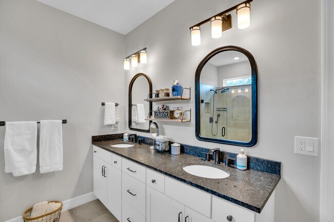 Building Photo - 10281 SW Captiva Dr