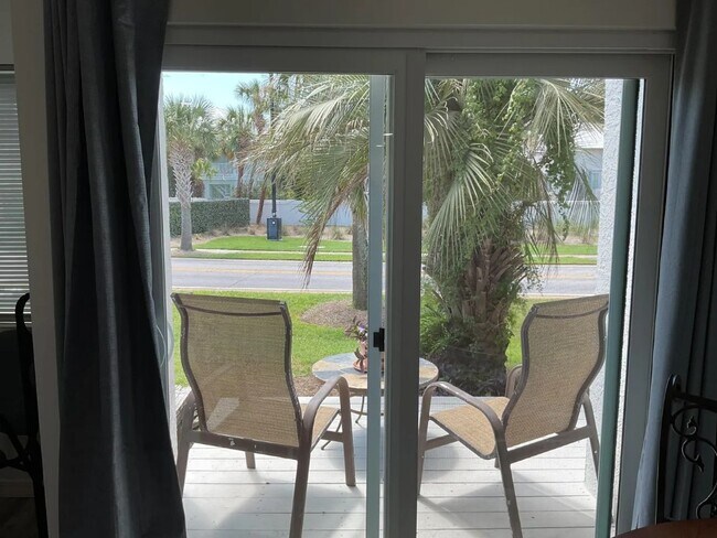 Building Photo - 485 Gulf Shore Dr