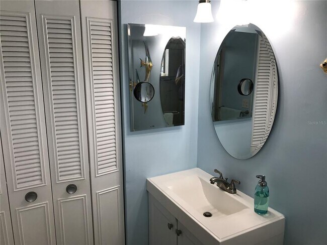 Building Photo - 335 Causeway N