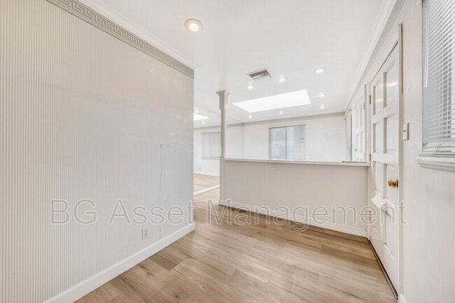 Building Photo - 275 O'Connor Dr