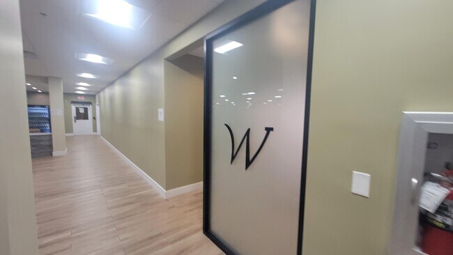 Building Photo - 594 Fanshaw O