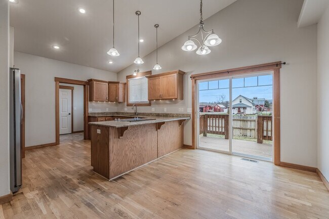 Building Photo - 100 Rebeccas Way