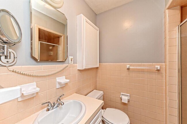 Building Photo - 5205 Brookdale Ln