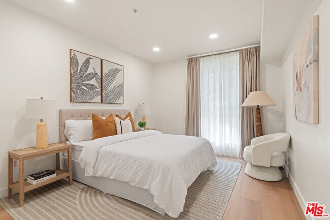 Building Photo - 1222 S Westgate Ave