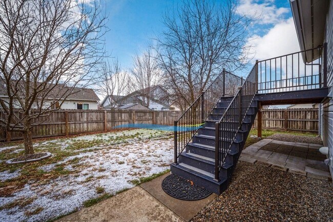 Building Photo - 433 N Brushwood Ct