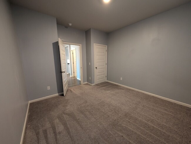 Building Photo - 445 Saffron Ct