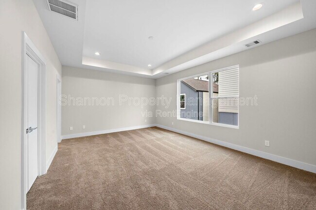 Building Photo - 24A Bucan St