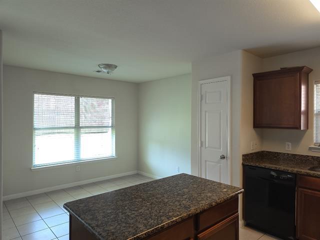 Building Photo - 609 Canoe Way
