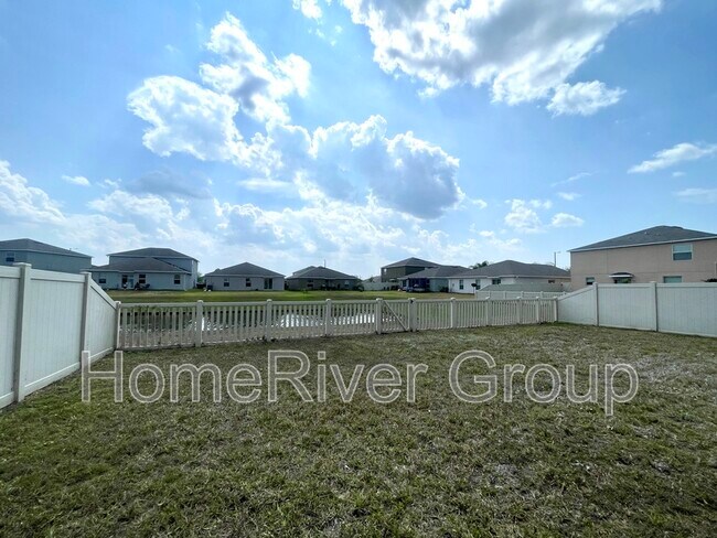 Building Photo - 10007 Crested Fringe Dr