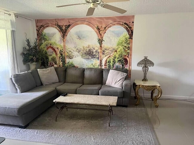 Building Photo - 14527 Bonaire Blvd