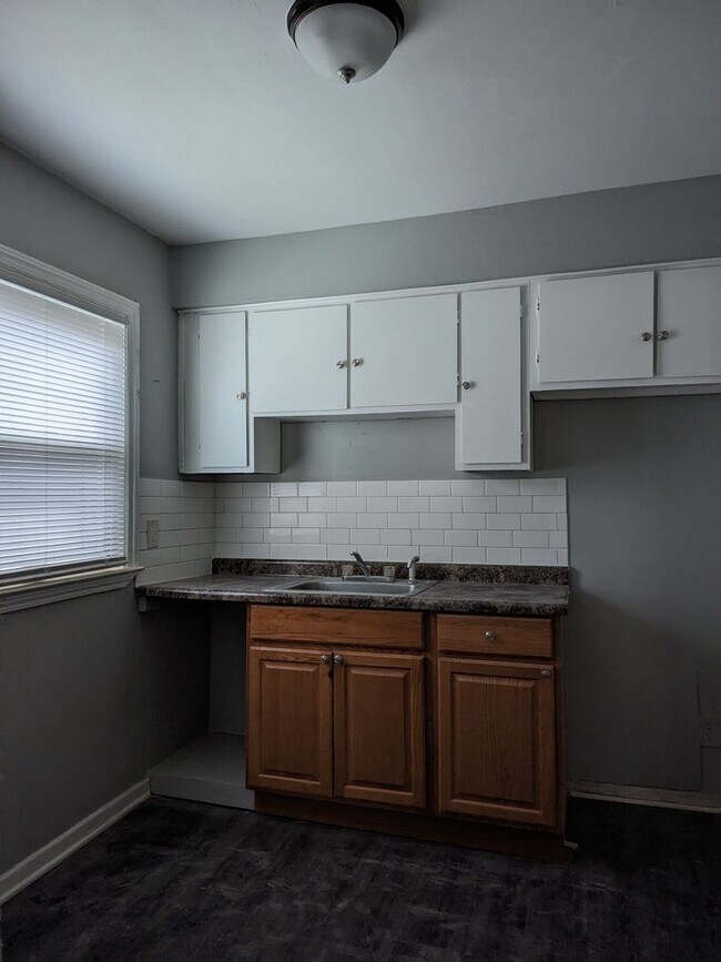 Building Photo - 18255 Oakfield Ave
