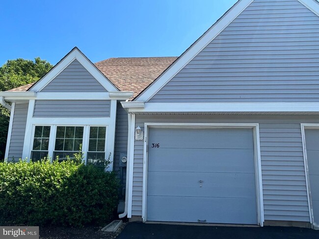 Building Photo - 316 Birch Hollow Dr