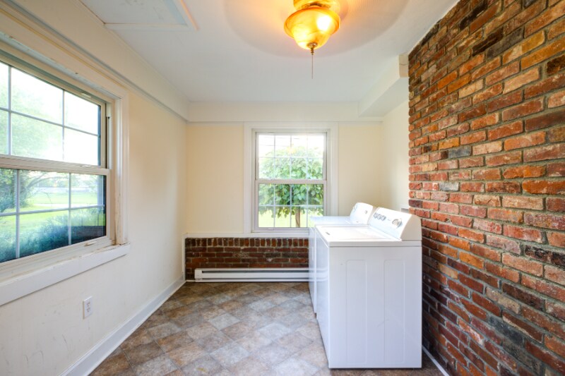 Building Photo - 8006 Watterson Trail