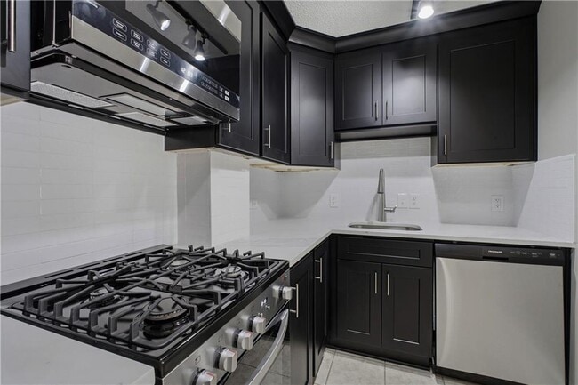 Building Photo - 2285 Peachtree Rd NE