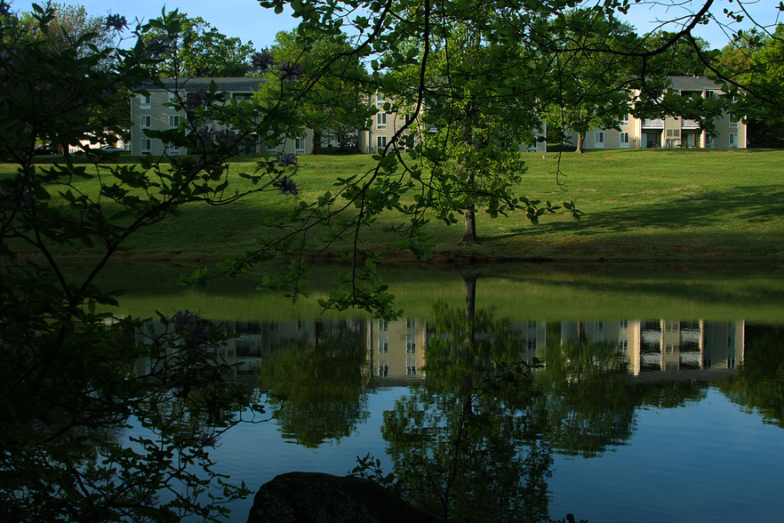 Building Photo - Huntingwood Apartments