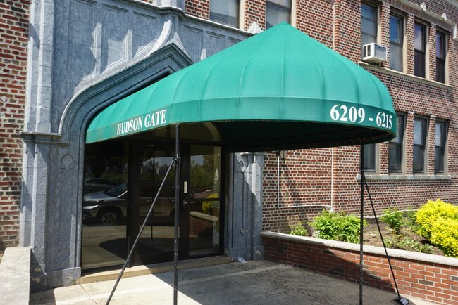 Building Photo - 6209-6215 JFK Blvd E