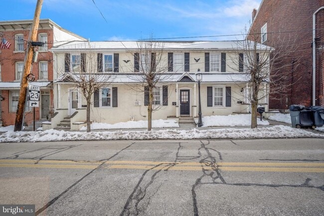 Building Photo - 123 Ford St