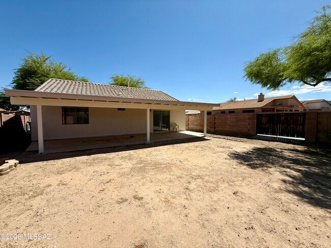 Building Photo - 2574 W Southern Star Dr