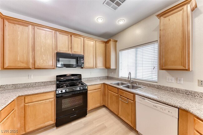 Building Photo - 5567 Cortu Ave