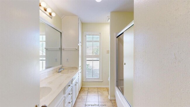 Building Photo - 3004 Gleneagles Ct