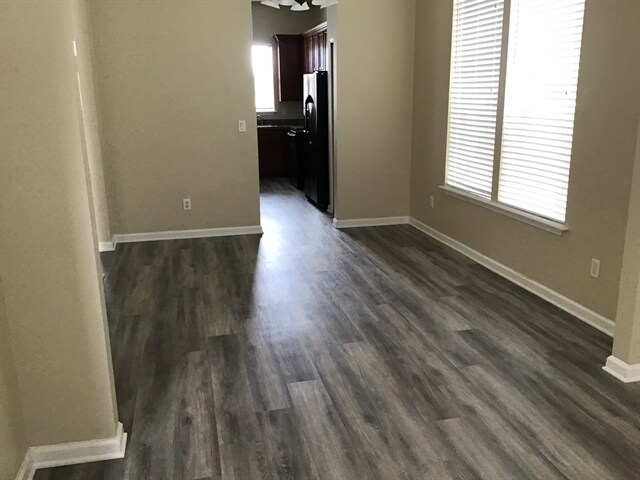 Building Photo - 508 N Tree Garden Dr