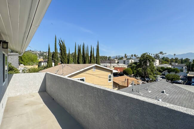 Building Photo - 2749 Griffith Park Blvd