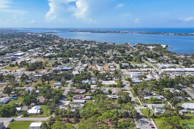 Building Photo - 85 Orange St