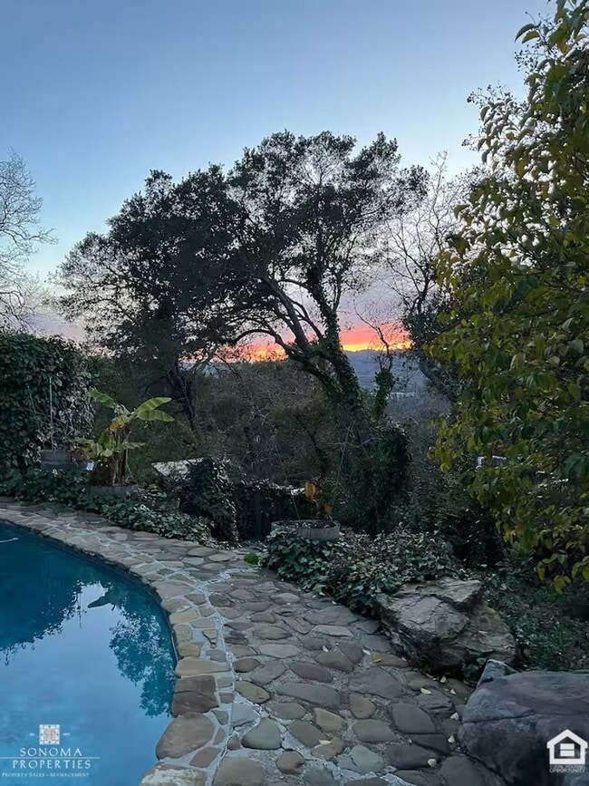 Building Photo - 1 Bedroom ADU with Sweeping Views