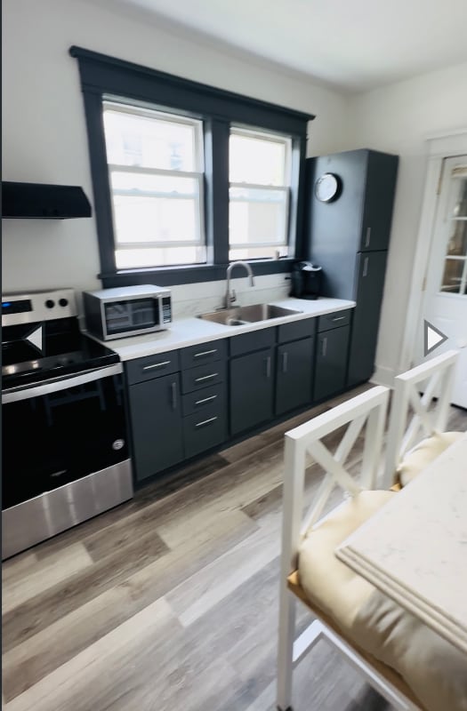 Building Photo - 705 Hudson Ave