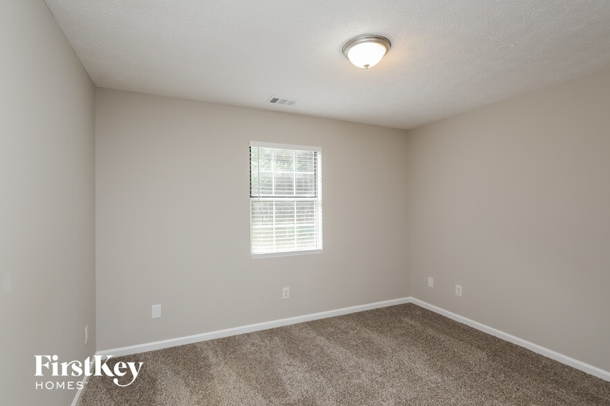 Building Photo - 3920 Valleybrook Ct