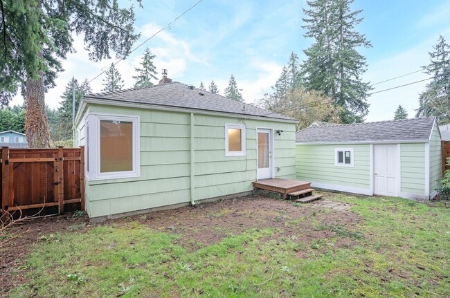 Building Photo - Prime Fircrest Location — Comfortable 2-Bedroom Home for Rent