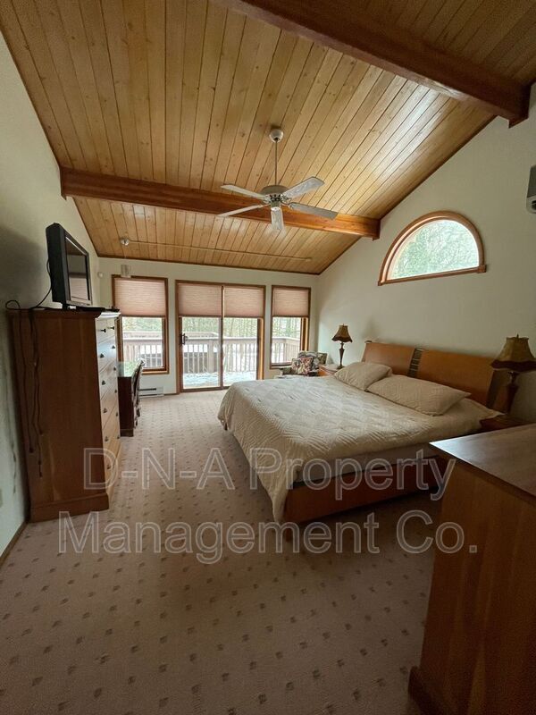 Building Photo - 3530 Spruce Cabin Rd