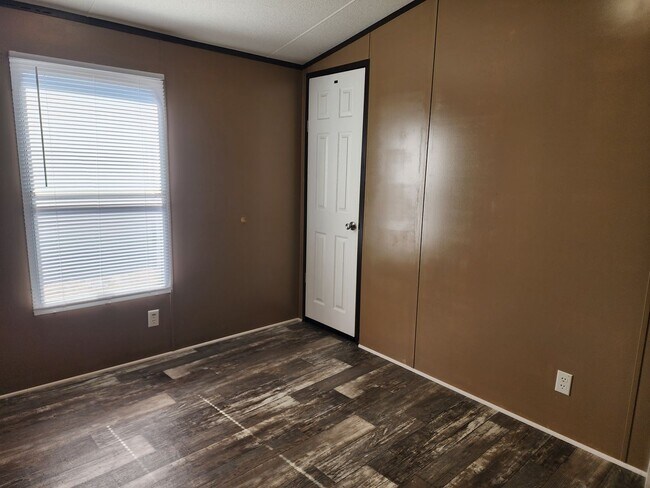 Building Photo - 1210 N Avenue K