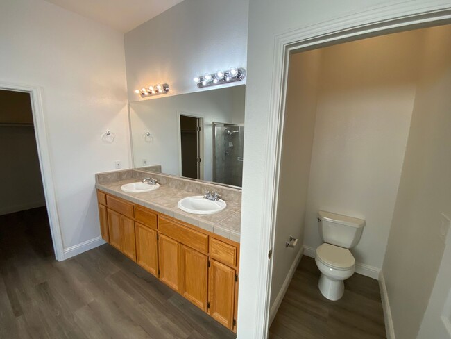 Building Photo - East Elk Grove Home Close to Pleasant Grov...