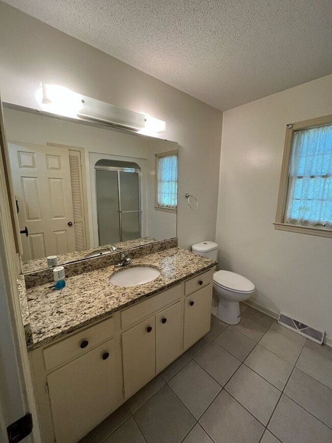 Building Photo - 3 Bed/2 Bath Home in Seneca, SC