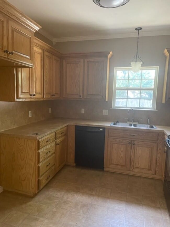 Building Photo - 3/2/2 PTISD